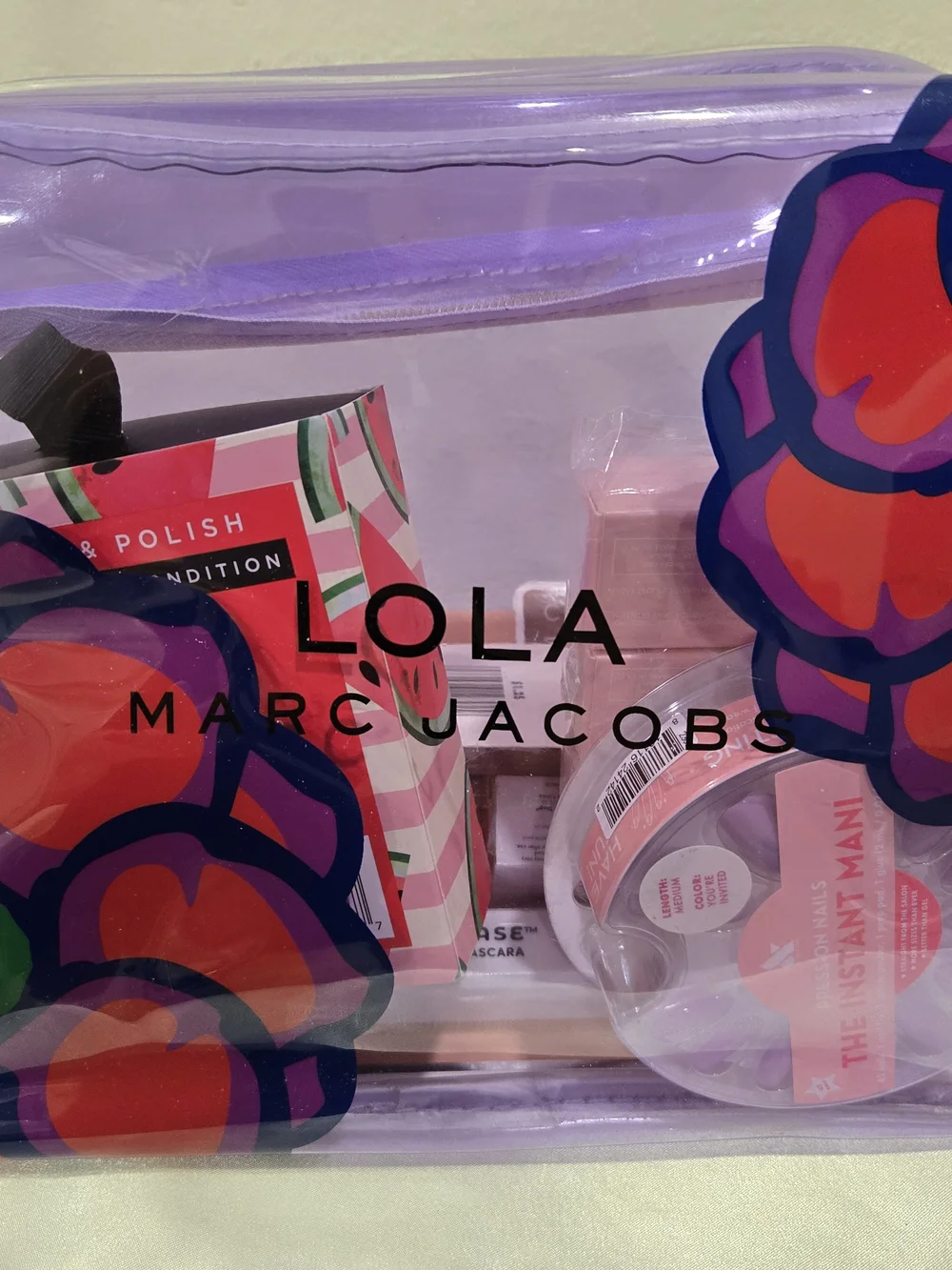 Marc Jacobs Lola Purple Floral Makeup Bag with Assorted Eye & Lip Essentials - Picture 16 of 16
